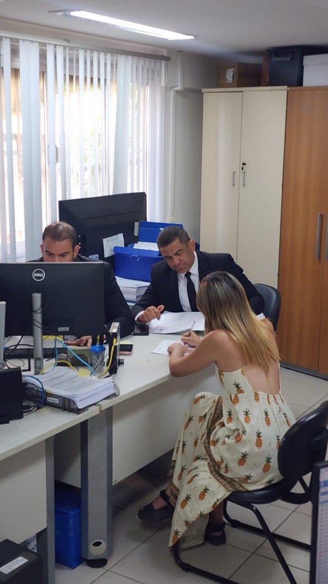 NewsLiberdade's tweet photo. 🚨URGENTE - Deputado Nikolas Ferreira diz que a mulher que o ameaçou de morte, foi indiciada e intimada em inquérito

“Foi intimada ontem e, após assinar a intimação, apagou sua conta no Instagram. Há inquérito em andamento contra ela. E será ouvida em breve. Foi indiciada pelos crimes de calúnia, difamação e injúria”