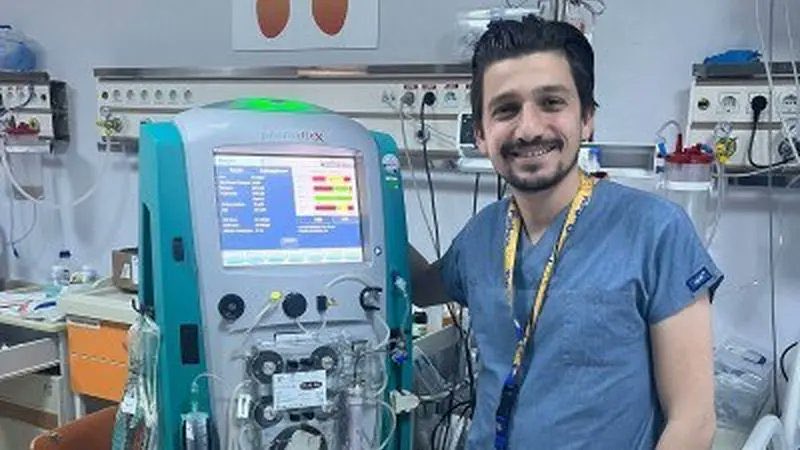 Genç meslektaşımız,abimiz Uzm. Dr. İsmail Ulusoy’un vefatını derin bir üzüntüyle öğrenmiş bulunmaktayız. 
Kendisine Allah’tan rahmet; ailesine, sevenlerine ve camiamıza başsağlığı ve sabır dileriz..