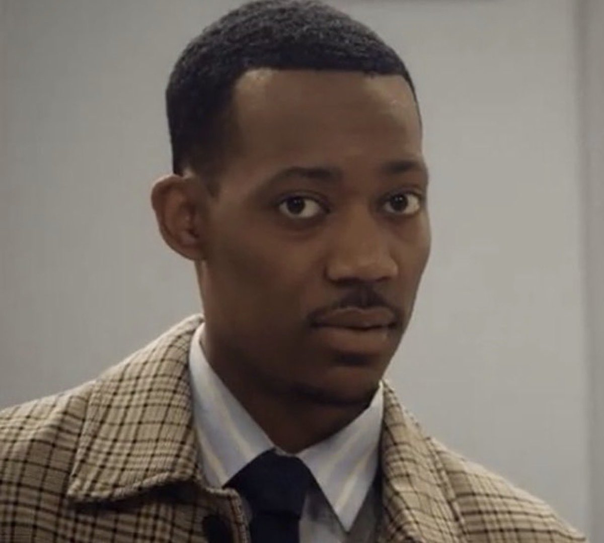 Me looking at the invisible camera when I gotta experience stupid shii