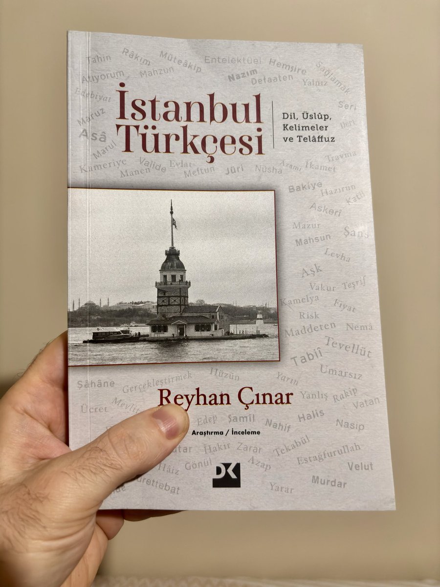 Dilimiz neslimize en büyük mirasımız. Maalesef yeterince sahip çıkamıyoruz. İstanbul Türkçesi çok değerli bir çalışma. Arkası da gelecek diye düşünüyorum  çünkü tadımlık olmuş kitap sanki. Teşekkürler <a href="/dogan_kitap/">Doğan Kitap</a> #reyhançınar #istanbultürkçesi