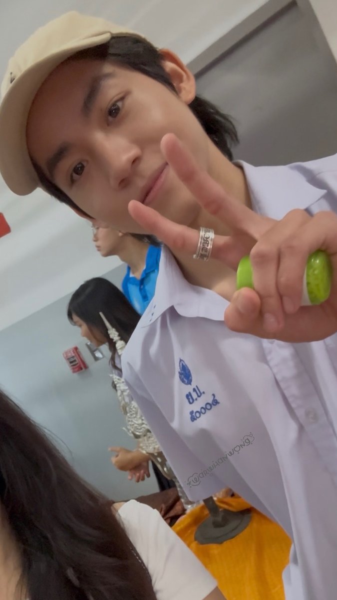 warwhanwong's tweet image. คนนี้หงส์ไทยคู่ใจจริงๆ #Almondbabybigboy