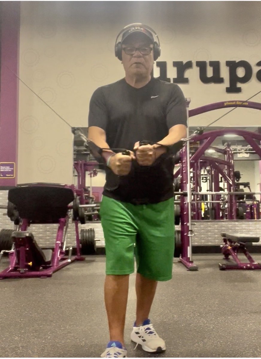 BorjonRoberto's tweet photo. Another day in the gym #workout #cardio #muscles #gym #sweat #love #healthylifestyle https://t.co/7TxADh6ldb