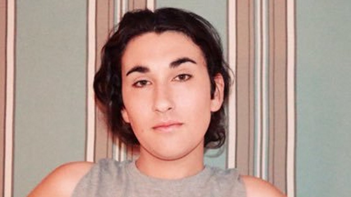 Emilia Schneider (ULTRAIZQUIERDISTA) hizo varias cosas por la FECH como:
- destruirla.

FIN