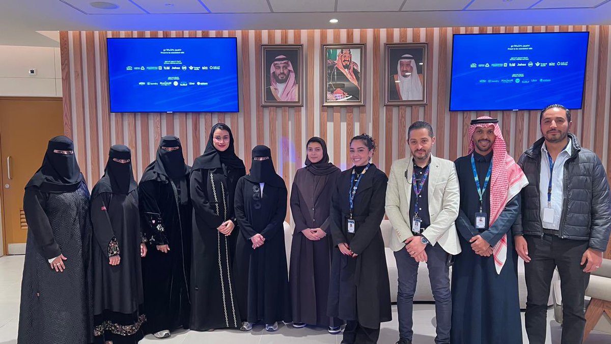 Amani_Alsarrani's tweet image. أشكر مشروع #القدية على تفاعلهم السريع وعقد اجتماع للاستماع لمرئيات الأشخاص الصم، وذلك على خلفية ملاحظتي السابقة.

تم خلال الاجتماع مناقشة حق الشخص الأصم في خوض التجربة الترفيهية باستقلالية، وطرح حلول عملية وقابلة للتنفيذ، نتج عنها حل مؤقت يتيح الدخول دون اشتراط مرافق، إلى حين…