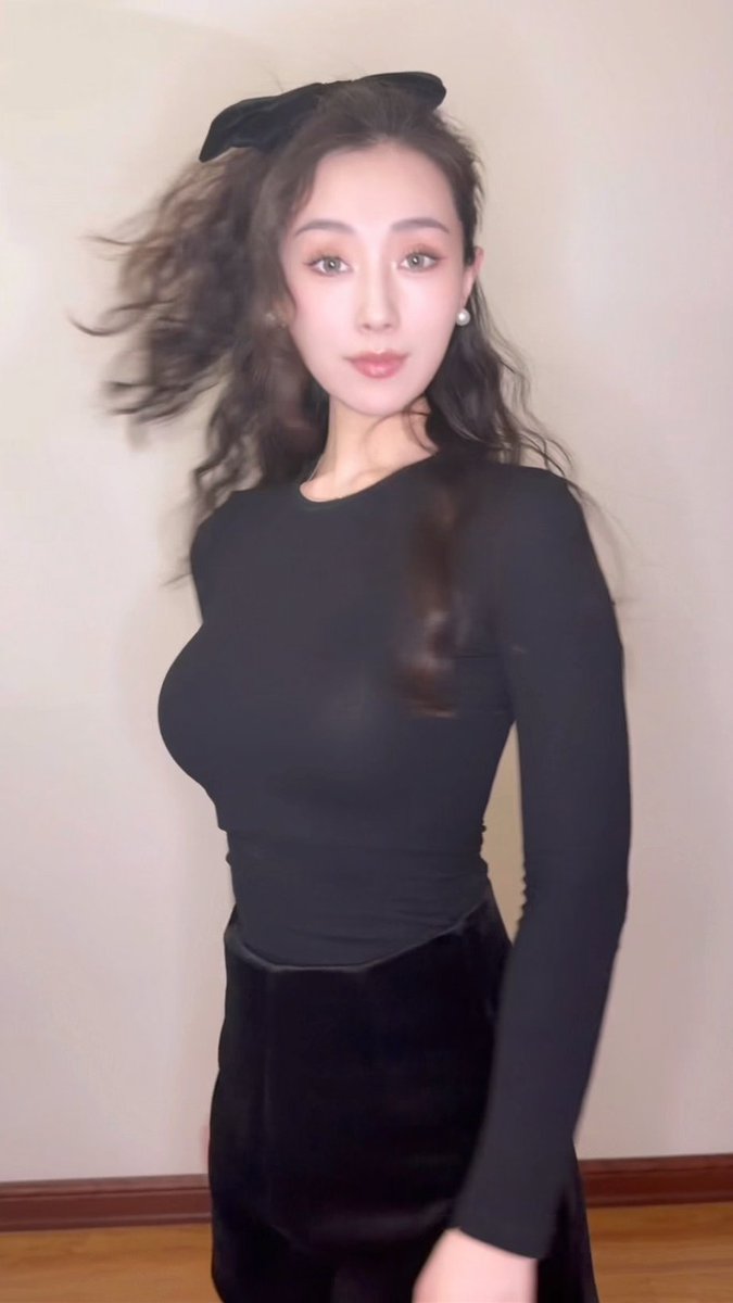 Jane4Tributes's tweet photo. Vids on me🌑🌗🌖🌕☺️ https://t.co/AFoDmf2s7V