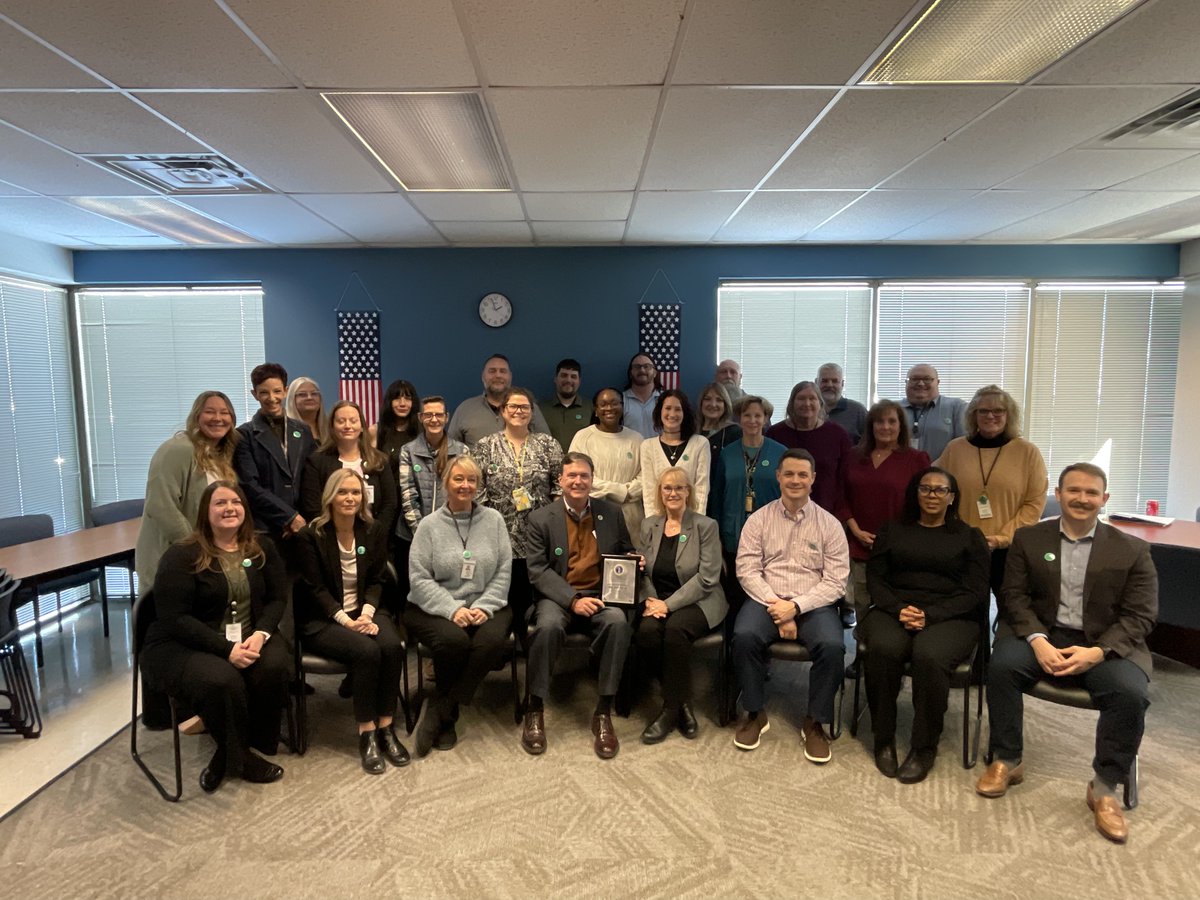 AGToddRokita's tweet image. It was great to celebrate our outstanding Unclaimed Property team for their record-shattering $88+ million returned to Hoosiers last year.

We’re proud of this achievement and will continue working hard to set even more records in 2026!

With nearly a billion dollars of YOUR…