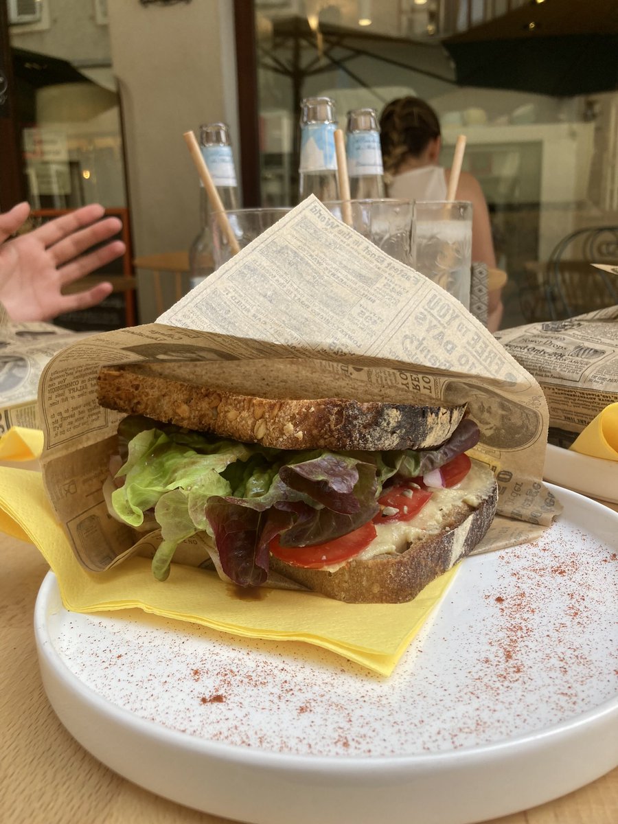 chl𖦹é tweet media