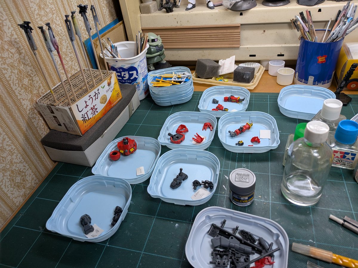 真夜中模活
一部組立してます🚧
#HGGQuuuuuuX
#ガンプラ