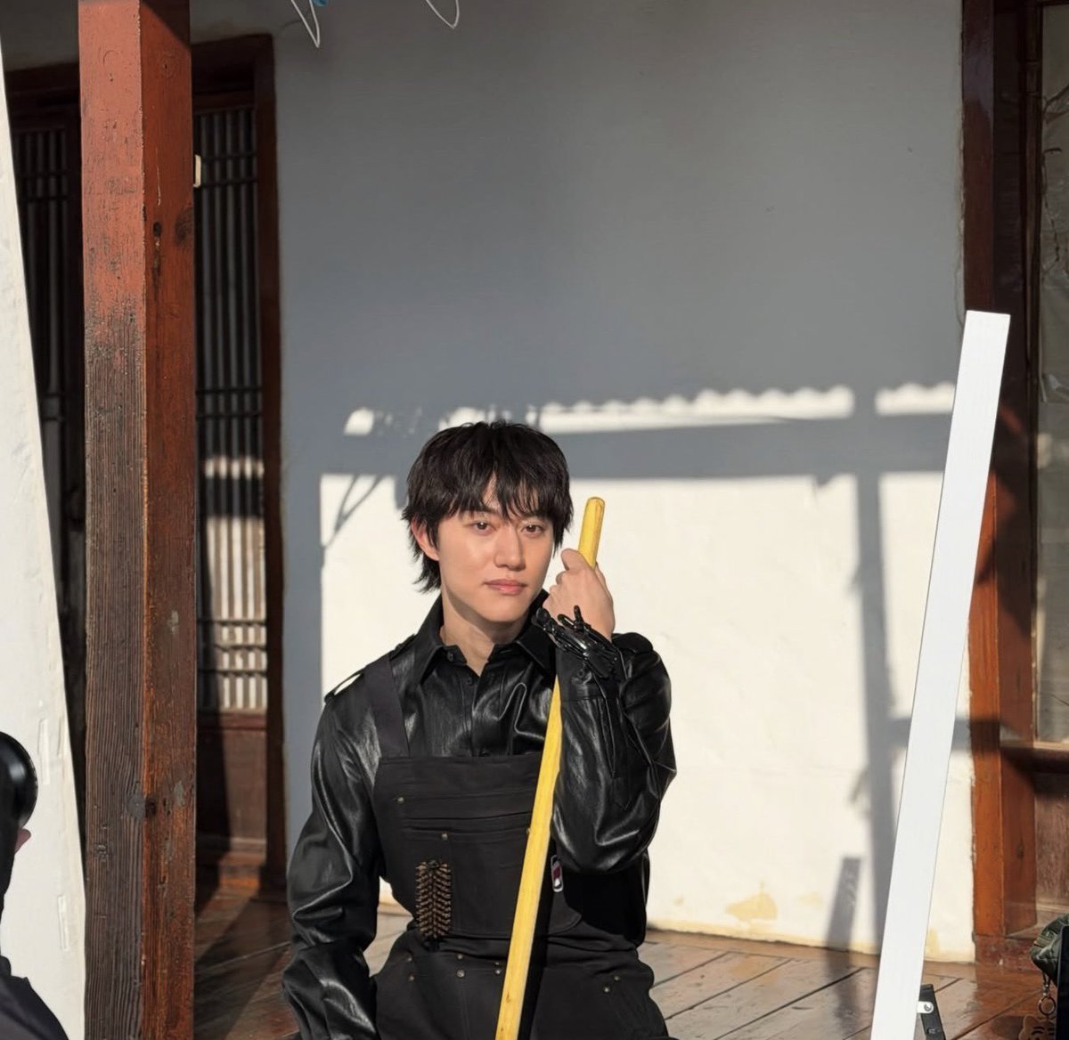 dolgolaeui's tweet photo. Kwak Dong Yeon #kwakdongyeon #vincenzokdrama #gauselectronics #itsokaynottobeokay #queenoftears #myidisgangnambeauty #loveinthemoonlight #mystrangehero #moonlightdrawnbyclouds You can follow Dong Yeon’s official IG account: kwakdongyeon0 https://t.co/yZR5dzdK1z