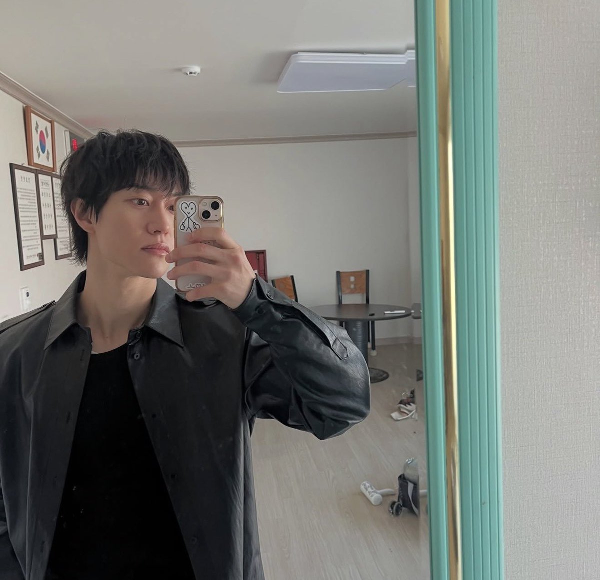 dolgolaeui's tweet photo. Kwak Dong Yeon #kwakdongyeon #vincenzokdrama #gauselectronics #itsokaynottobeokay #queenoftears #myidisgangnambeauty #loveinthemoonlight #mystrangehero #moonlightdrawnbyclouds You can follow Dong Yeon’s official IG account: kwakdongyeon0 https://t.co/yZR5dzdK1z