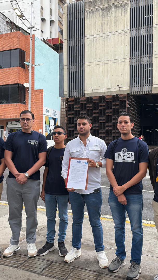 Viva la UCV tweet media