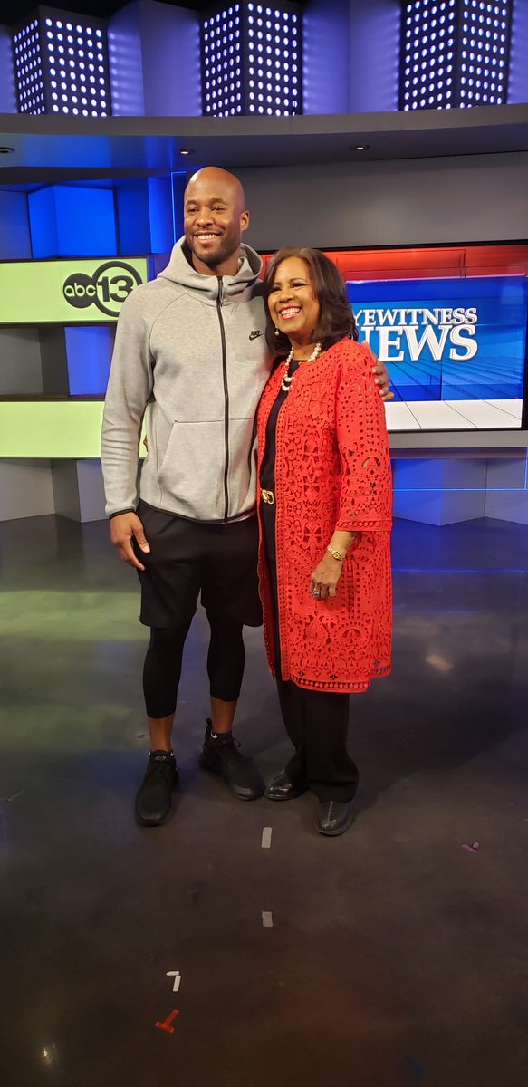 AsOneFoundation's tweet photo. After 43 incredible years in Houston, the legendary Melanie Lawson has officially wrapped up her final newscast at ABC13. We’re grateful for shining a light on our mission with As One Foundation during our 2020 feature on sickle cell awareness.

#MelanieLawson #AsOneFoundation https://t.co/IipQziZ7qk