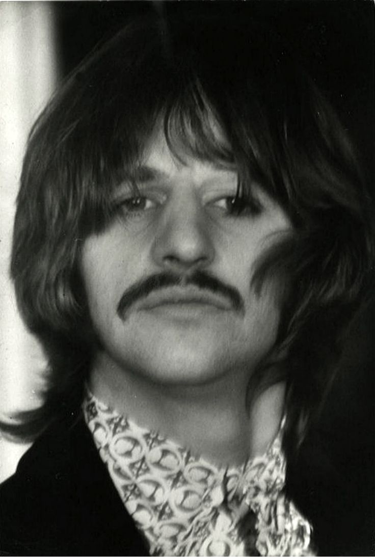 lennoncoffee's tweet photo. @rosespeedway #notmyringo https://t.co/vlqUOGWgfW