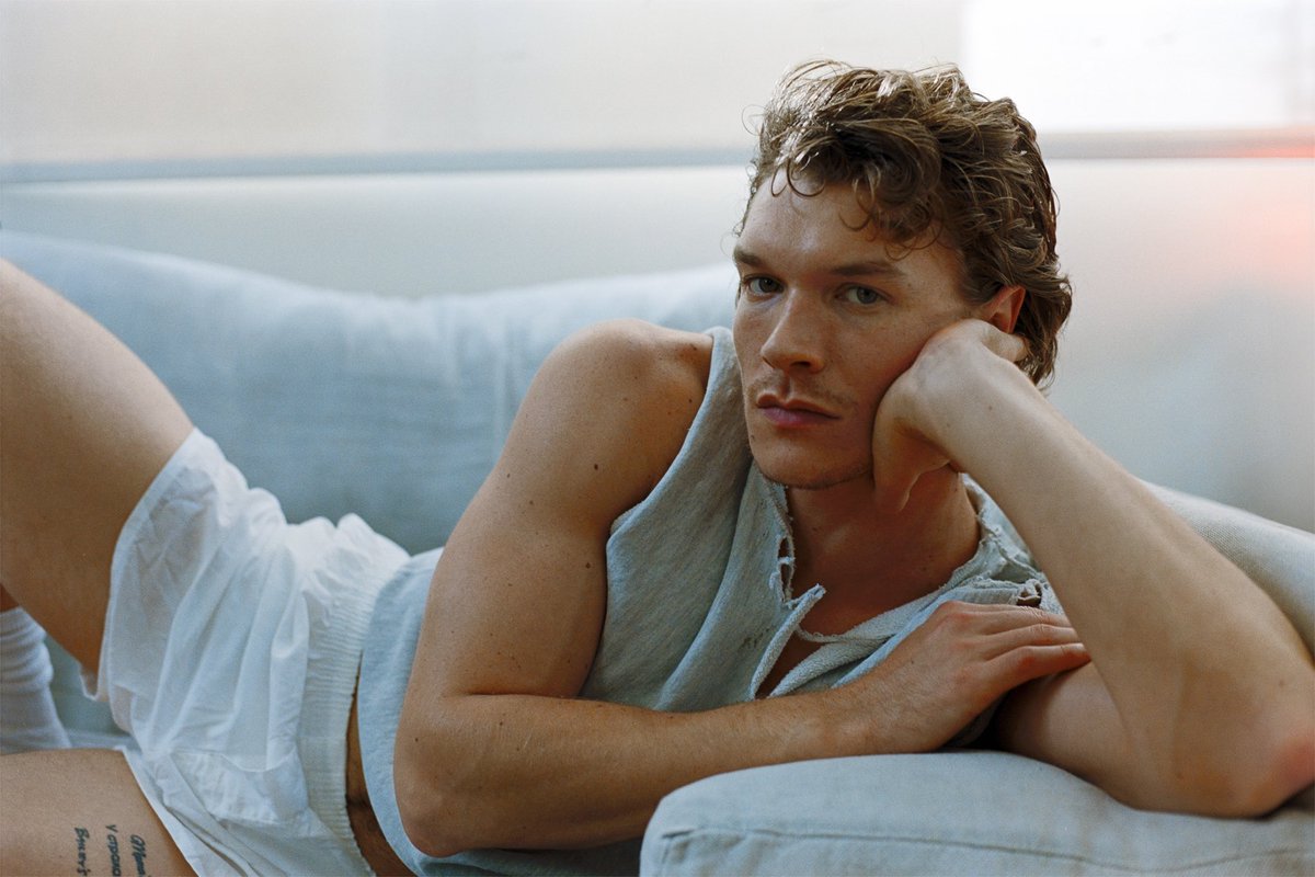 bones⚡️ tweet media