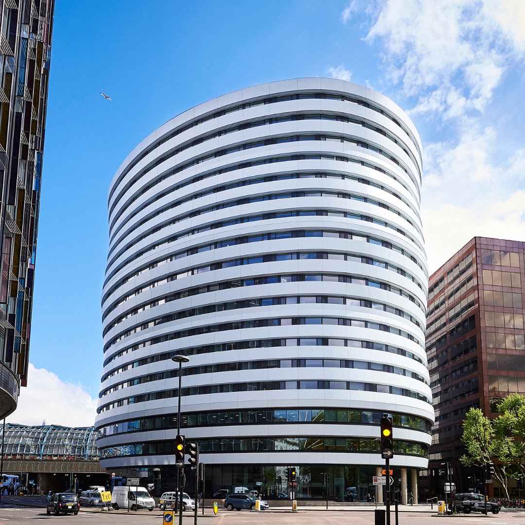 DLD College London tweet media