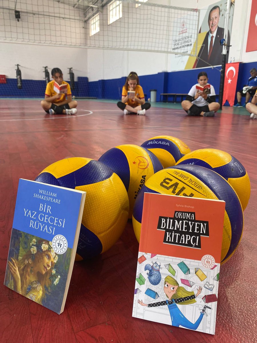 Tatil’de Sporumu yapıyorum kitabımı okuyorum..
📍Tomarza gençlik ve Spor ilçe müdürlüğü voleybol kurslarımız….
📍Hiçbir gemi bizi bir kitap kadar uzaklara götüremez.
Kitap okuma halkaları ile voleybolcularımla uzaklara yolculuk yapmaya devam