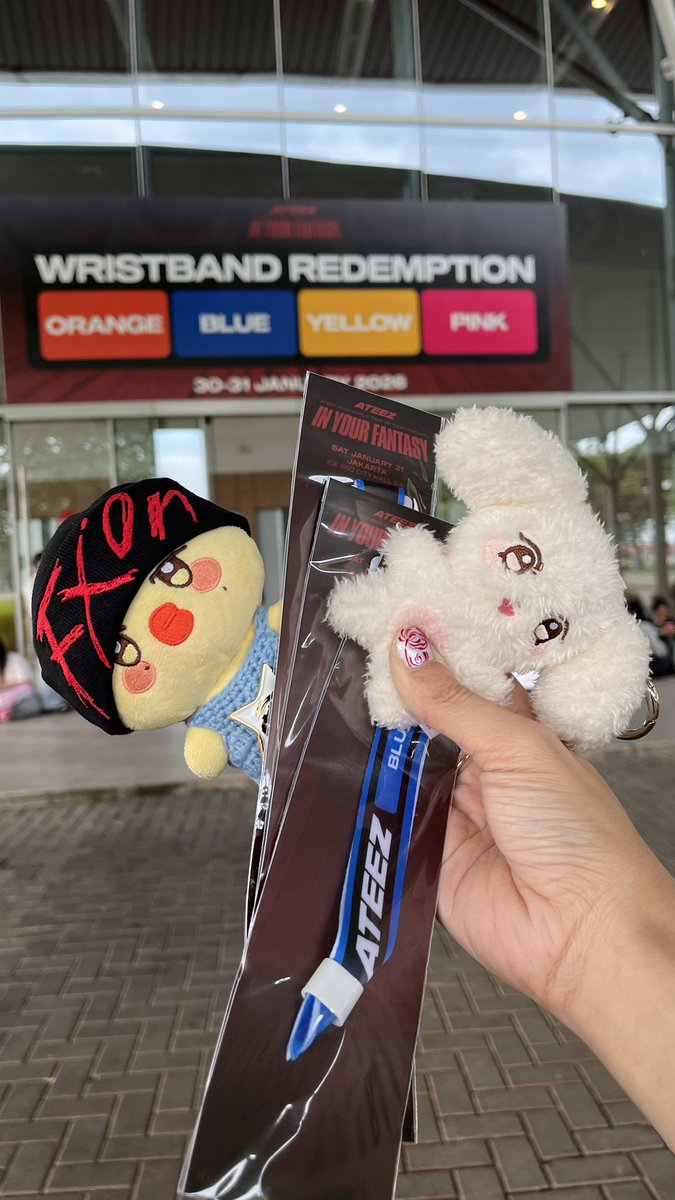 jorehere's tweet photo. @__halamala #CihuyKetemuATEEZ #ATEEZInJKT #InYourFantasy_JKT https://t.co/K9ehIfhK3C