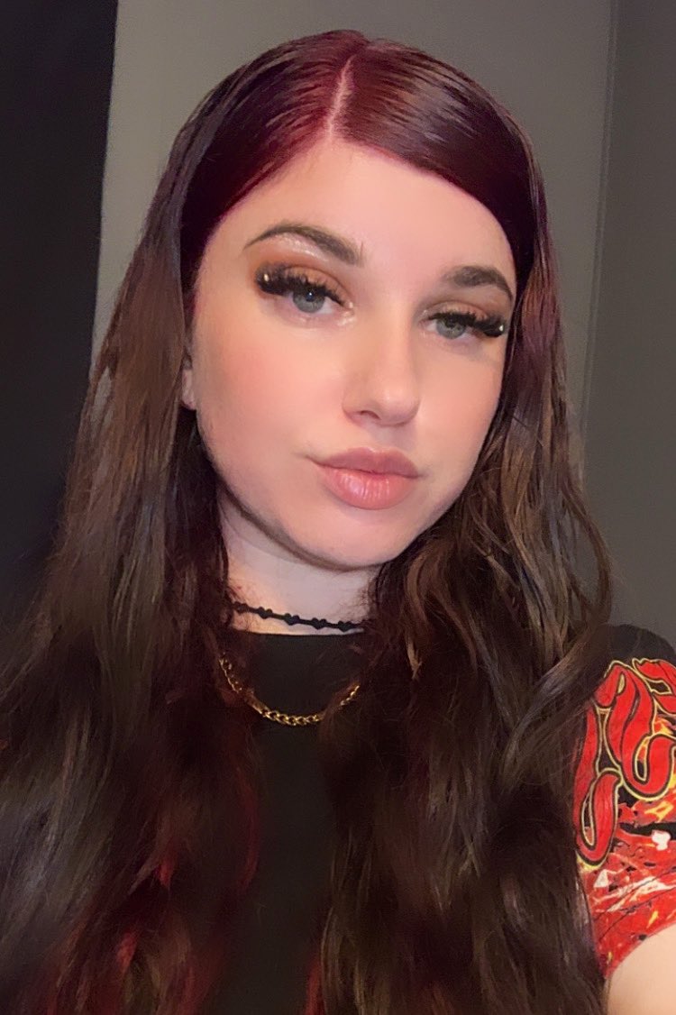 OWNER LIZ 🫴🏼💵🍃 tweet media