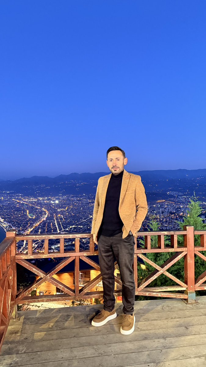 Her gülüş dostluk değilmiş, geç öğrendim.