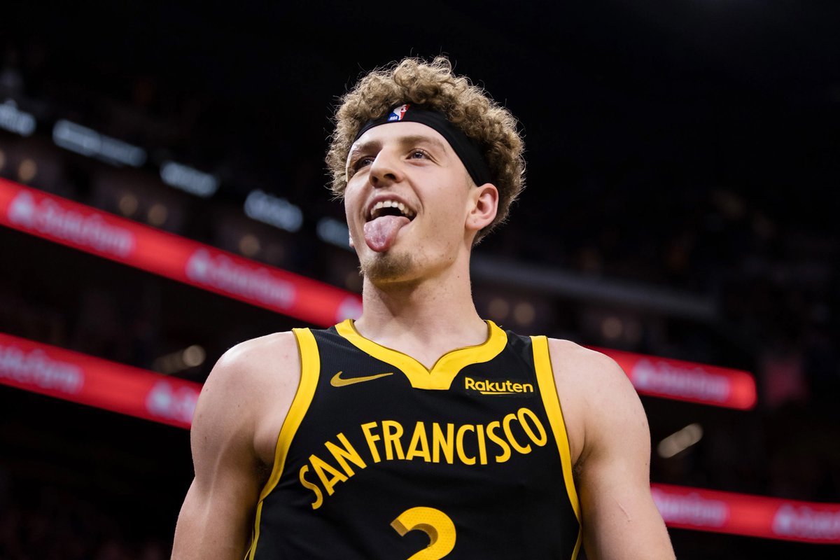 austinsprops's tweet photo. Brandin Podziemski Day.

Brandin Podziemski 11.5 Pts “O”
(-123)DK

🏀#3 #DubNation Vs #DetroitBasketball

150❤️FOR MY FINAL PROP!

Butler & Kuminga are both OUT tonight. 

GS lands another matchup with DET and comes in very short handed. 

I’m expecting 28+ min upside if this one stays close, and Podziemski has seen a quality uptick in usage with Butler out, especially in the 2nd unit when Curry subs.

Books have his FGAs line (-110) o 10.5. 

He’s OVER in 24/30 games with 9+ FGAs, and 22+ mins.
He’s OVER in 19/23 games with 10+ FGAs, and 22+ mins

Detroit is top 5 in FTs allowed as well which profiles quite nicely for Podz. 

They’re also top 12 in points allowed which gives me a ton of confidence backing Podz who should continue getting his number called as GS simply needs his services.