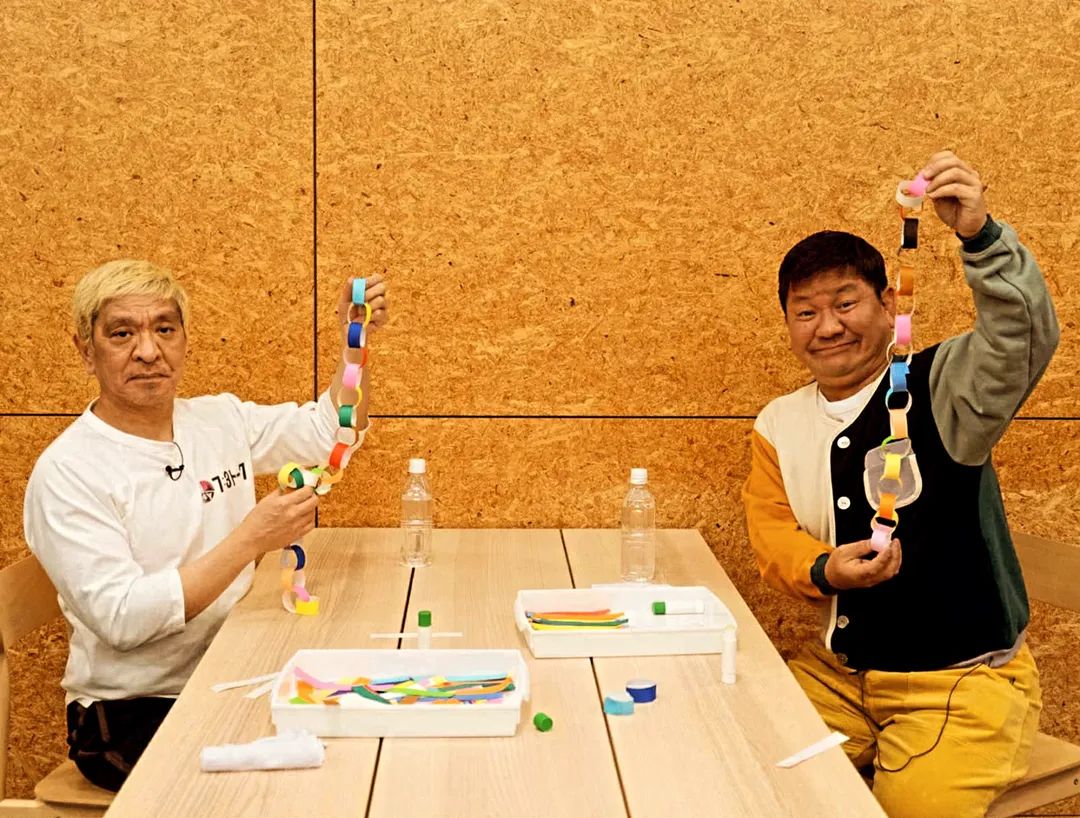 ダウンタウン＋
「7:3トーク」

中学の頃の俺！
松本さんとトークしたぞ！

憧れの松本さん
ど緊張で7割憶えてません
本当に7:3トークでした

いつも月イチで
千原兄弟さんがトーク鍛えてくれてるのに
気づいたら背中で音出してました
すみません
この度は
ありがとうございました
#ダウンタウンプラス