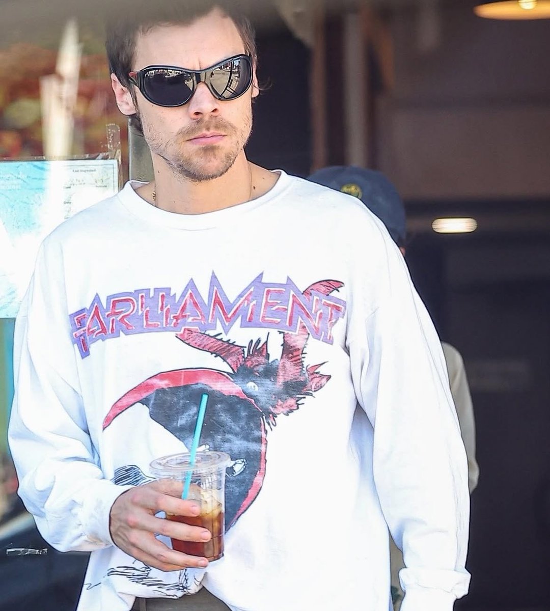 Tener esa cara no es justo, está haciendo que me guste su corte de mango chupado