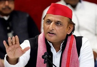 अजित पवार विमान हादसे पर अखिलेश यादव ने उठाए सवाल, बोले- VIP लोग कम से कम अच्छे जहाज में चलें। 

महाराष्ट्र के डिप्टी सीएम अजित पवार की विमान हादसे में मौत के बाद सपा प्रमुख अखिलेश यादव ने घटना पर सवाल उठाए हैं। उन्होंने कहा कि अगर विमान ठीक था तो हादसा कैसे हुआ, इसकी जांच होनी