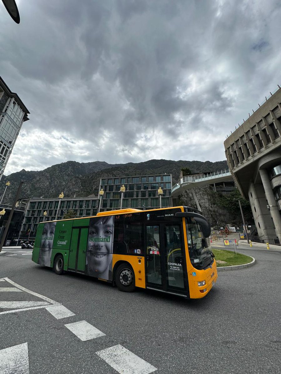 Mou-te en Bus tweet media