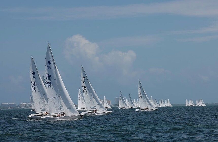 ⛵ Florida State Championships are headed out in the Biscayne Bay Series today!

Scratch Sheet 🔗 yachtscoring.com/current_event_… 

That's 4️⃣1️⃣ boats vying for the 🏆. Two races down in the series and two more to go this is a critical race for those coveted series standings.