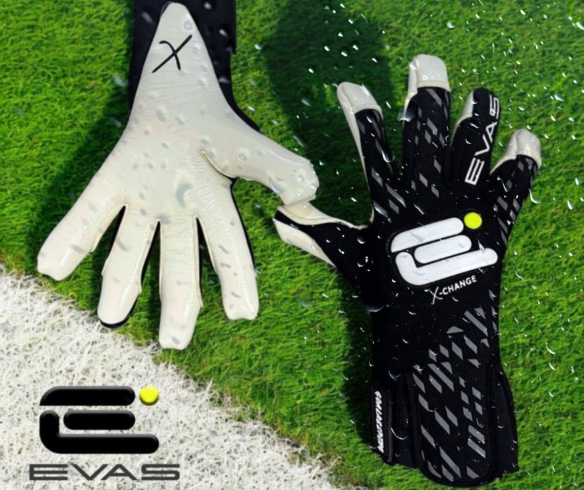 February football 🫥
Rainy pitches, awkward bounces and wet hands.
That’s when gloves make or break your game. 🧤
Grip is non negotiable, and we’ve got you!
