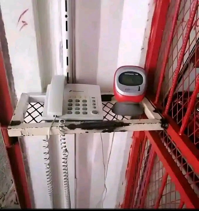 TROYLITESA's tweet photo. How old were you #payphone https://t.co/pGPn8p7KHQ