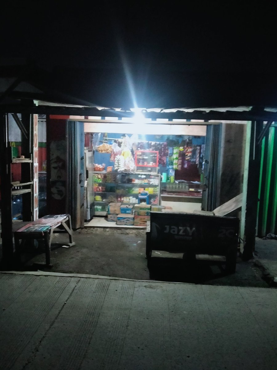 Bett01829804's tweet photo. Kaya warung madura aja.. jam segini belon tutup 
Tutup lahc.. 
Mudahan-mudahan besok warungnya lebih banyak pembeli 
😊😁 Aamiin.. 

Met rehat yaa 🙏 https://t.co/kx5zfr5ZLq