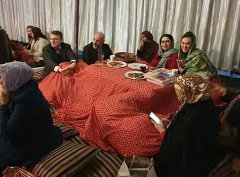 Omari__Official's tweet photo. @paigahnews_af صندلی تا صندلی فرق دارد!
اول اینکه شما فراری ها مثل همیشه بهتان می بندید این چنین هیچ خبری وجود ندارد اگر ممانعت نشستن زیر صندلی باشد شاید هدف شان ا��ن گونه صندلی باشد چون شما محرم و نامحرم نه می شناسید همکار و دوست خارجی گفته هر کاری را می‌کنید. https://t.co/bH8MV28Nae