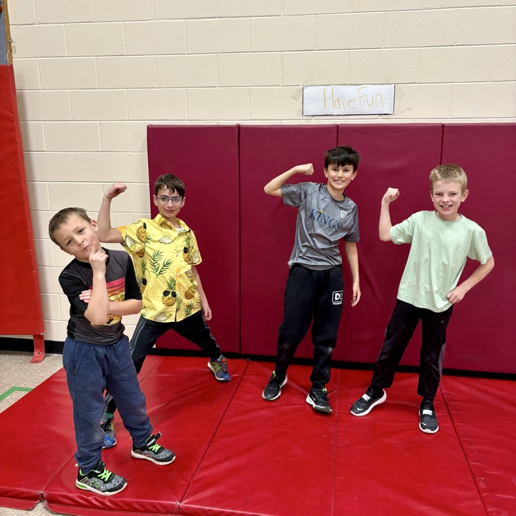 cmsd12's tweet image. Our CME Eagles enjoying creative dance and tumbling in Mr. Everett's 3rd grade class!