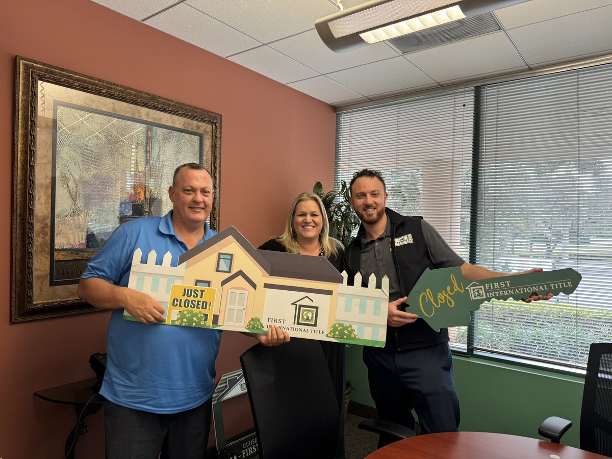 SalvoRealtyCT's tweet photo. What a relief this one was after many months on the market 🙏 We finally got Pastor Scott’s home sold!
Thank you for trusting us—this turned into a great deal at the end of the day. Huge shout-out to Diana Keller for the smooth title work and seamless closing. https://t.co/ULHGYx1ss7