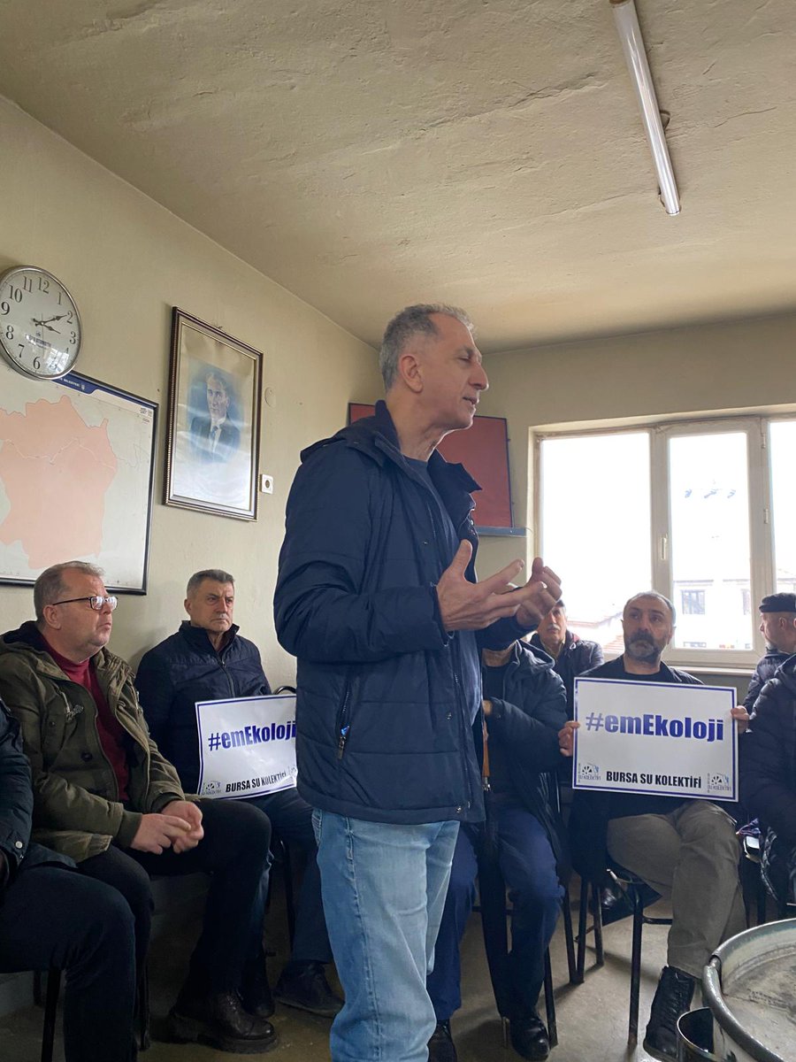 BKolektifi's tweet photo. Kirazlıyayla köylülerinin birlikte  Meyra Madenin çöken zehirli maden artığı pasa yığınına protesto eden açıklamayı Yenişehir Çevre Platformu'ndan Erkan Erdem okudu. Meyra maden bir daha açılmamak üzere kapatılmalıdır. Atık Barajı olan yüzlerce maden derhal kapatılmalıdır. https://t.co/9yIiEwlEf7