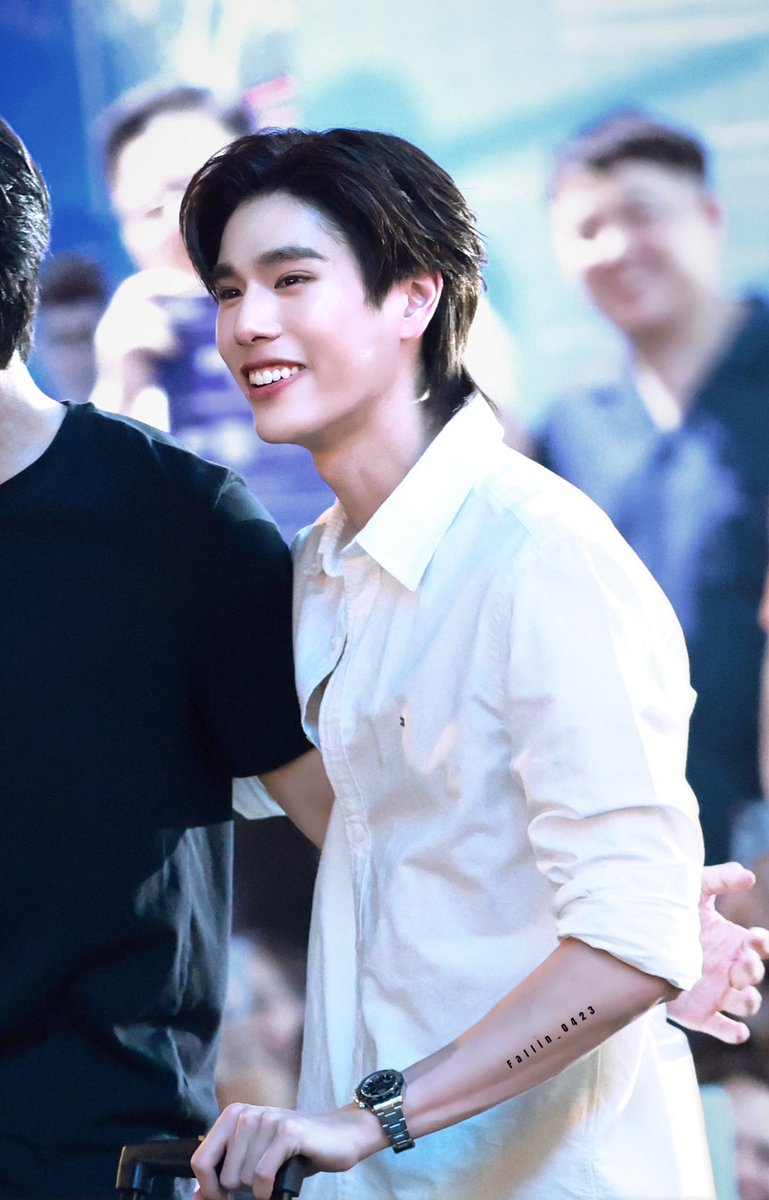 JustFallin tweet media