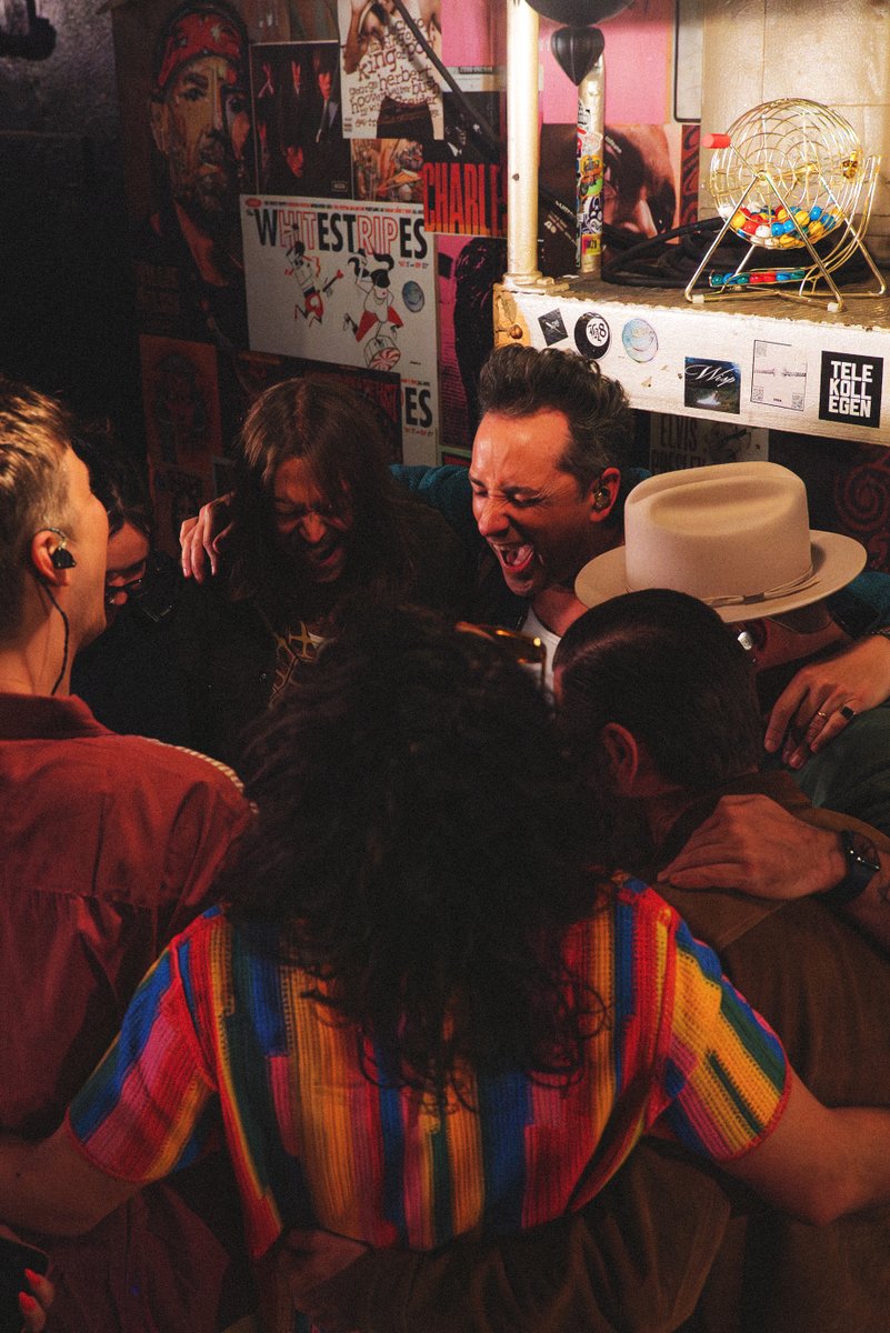 iGoldford's tweet photo. Nothing like a hometown show ❤️ https://t.co/TLvZXtCEQM