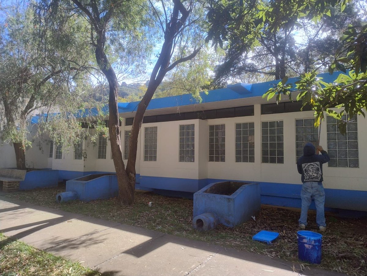 UCEE_CIV's tweet photo. 🏥✨ Hospital Nacional de Salud Mental “Federico Mora” recibe mantenimiento integral
La infraestructura en salud también es parte del bienestar de la población. Por ello, la #UCEE inició el 2026 con trabajos en el Hospital Nacional de Salud Mental “Federico Mora”. https://t.co/NYDI9g3pZm