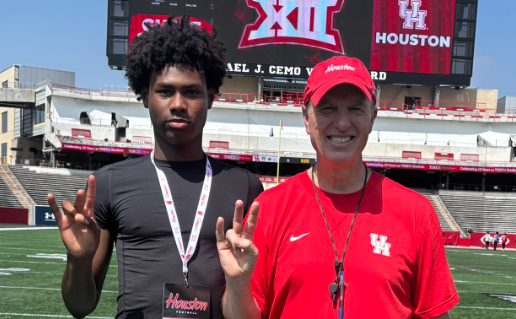 sixstarfootball's tweet photo. TEXAS TIME, 10 ATHLETES MOVING UP OUR OFFSEASON RADAR LIST

📈We look into the action in the Lone Star, rising up fast prospects Texas football🔥

STORY: ▶️https://t.co/42cMlh9QRa

@MicahAntoun @calebcruz2027 @BennyEaste12886 @anthony_ja25603 @d3ronSimpson @d1_pey_pey @ITs_Time_22 @officialslide2 @FinnWalker8808