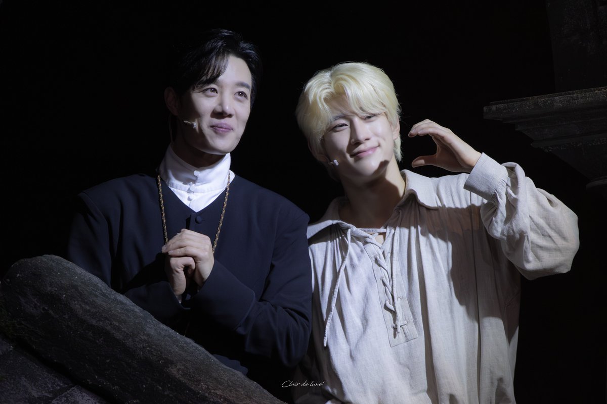 260130 뮤지컬 < 나르치스와 골드문트 >
YES24 마리아브론 전관 포토타임

나르치스 ㅣ #최호승 배우님
골드문트 ㅣ #김서환 배우님