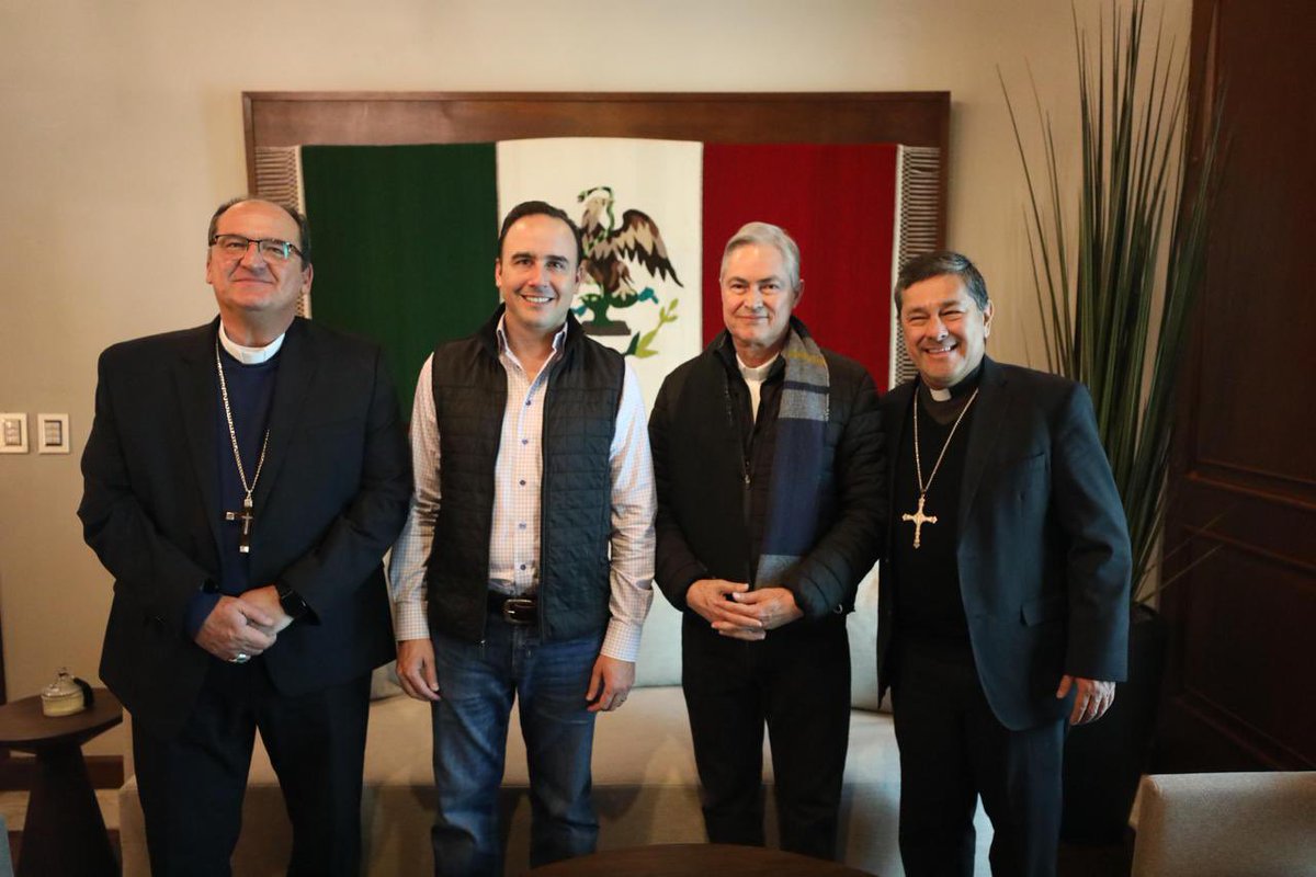 manolojim's tweet image. Qué gusto platicar con los obispos de las diócesis de #Saltillo #Torreón y #PiedrasNegras. Vamos a seguir trabajando en coordinación por el bien de nuestra comunidad. Muchas gracias por sus bendiciones para todo #Coahuila 🙏🏼🤠