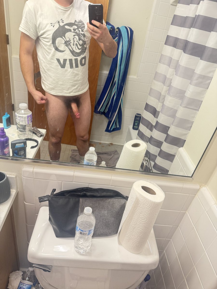 Daddies cashcock is hard asf. Come suck it and send me some tributes