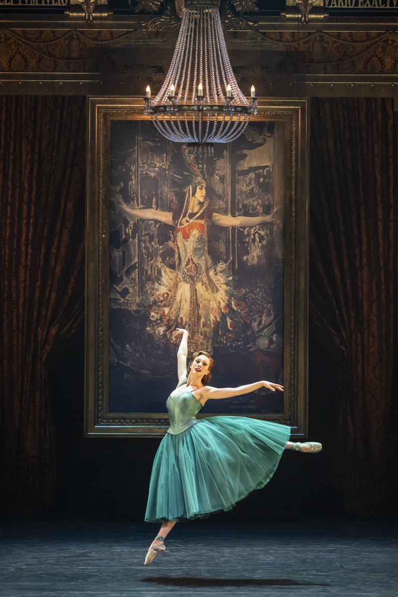 LiverpoolEmpire's tweet photo. Did you enjoy the dancing in Mary Poppins? The choreography was by @SirMattBourne - who is bringing The Red Shoes here soon! 🩰 #DidYouKnow
Don't miss it ⬇️
Tue 24 - Sat 28 Feb
ℹ️ https://t.co/149ppSzK6W
#Liverpool #LiverpoolEmpire #LiverpoolTheatre #WhatsOnLiverpool https://t.co/9SMmICjGBo