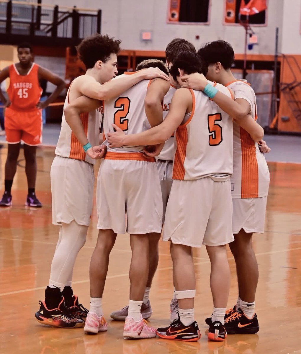 THE BOYS TAKE ON THE FALCONS @ 🏡 TONIGHT AT 7 ‼️ 
WEAR TROPICAL GEAR AND BE THERE 🌺🌴