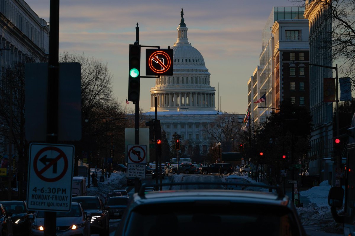 Forbes's tweet photo. Government Will Shutdown Saturday—But Could Reopen Quickly If House Votes
https://t.co/AF6aczxo5V https://t.co/Qtbu30ETcL