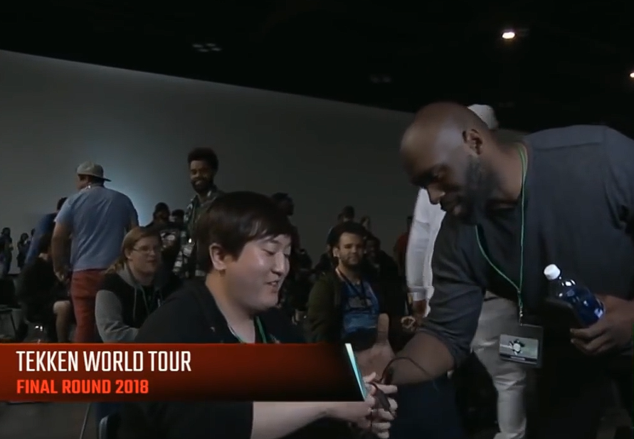 LJR_TK's tweet photo. During the first TWT, I was young and far less humble than I should’ve been. After a lucky win over Dimeback, I got caught up in the moment and failed to shake his hand. Jio noticed, walked through the crowd, and did it for me. That was his character on full display. Rewatching the footage later, I felt ashamed. Jio was a class act. Time and time again, you’ll hear stories of him being the best guy in the room. Rest in peace 🕊️