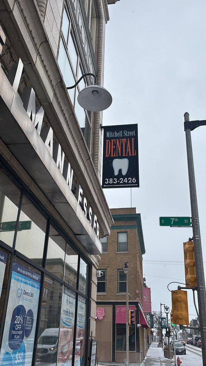 ruffianworld's tweet photo. These people are the worse never go to @mitchellstreetdental in Milwaukee bad business https://t.co/I9NN4Kaf49