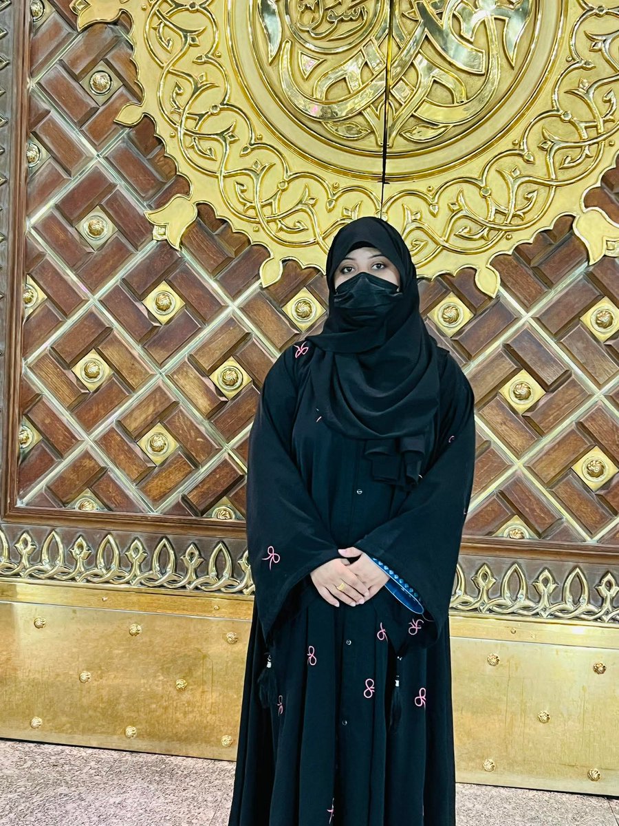 رب نے اگر دینا نہ ہوتا تو وہ قرآن میں "کُن فیکون" کا ذکر کیوں کرتا یقین رکھو ساری دُعائیں قبول ہوں گی !- 🙂