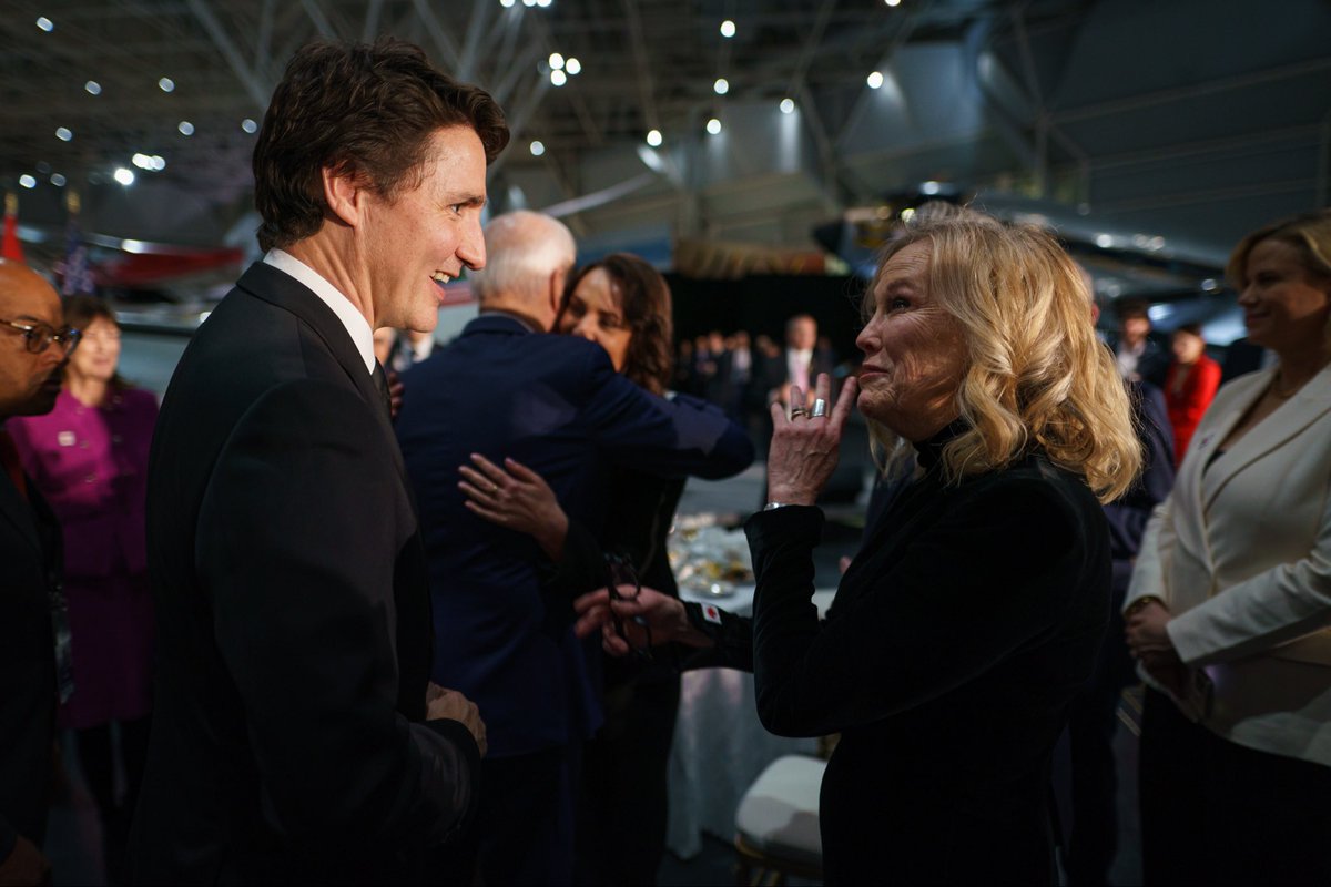 Justin Trudeau tweet media